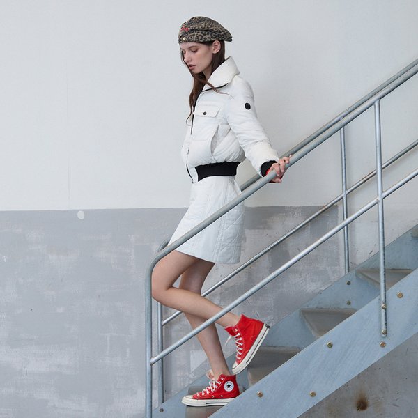 [시흥점] 여성 하이넥 중경량 구스 숏다운 (ER4TD401)