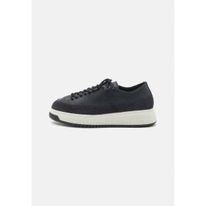 5147490 Emporio Armani Trainers - navy 113175396