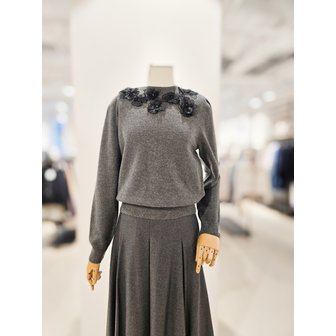 아이잗컬렉션 [파주점] [더아이잗컬렉션]울 플라워 포인트 풀오버 니트 CPBA1PO611