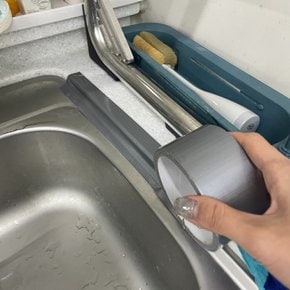 창문 빈틈 막는 테이프 창틀 웃풍 바람 차단 틈막이 회색