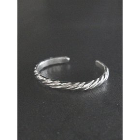 SOAR BANGLE BRACELET