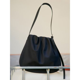 구호 플러스 Nylon Hobo Bag  Black (KE51D3M015)