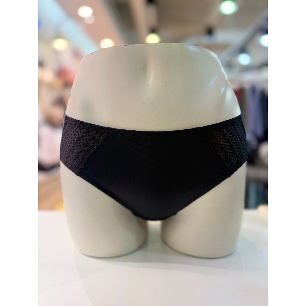 확대된 대표 .