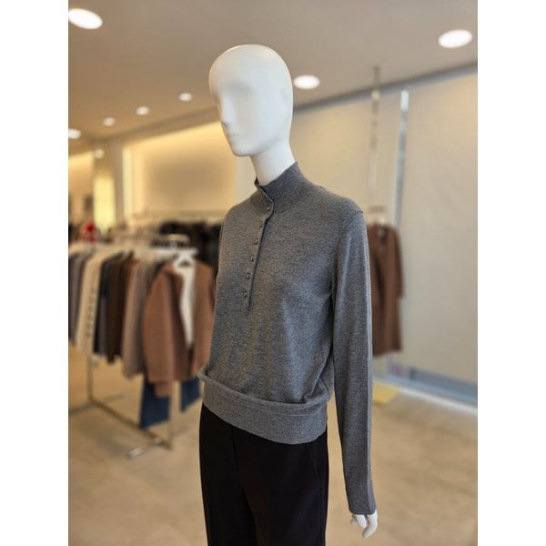 [여주점] [더 아이잗] 여성 하이넥 버튼 풀오버 니트(IRAM1PO931)