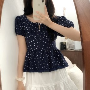 러블리 도트 퍼프소매 리본 블라우스