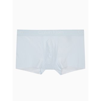 Calvin Klein Underwear 남성 CK 블랙 마이크로 로우라이즈 트렁크_NB3634CIQ