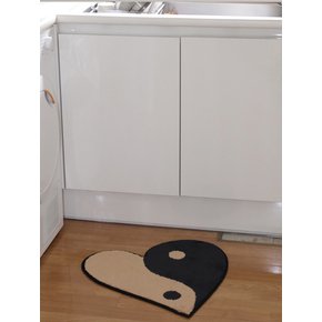 HEART SYMBOL BATH MAT