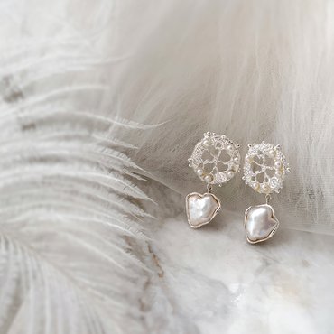 구베 ETOILE PEARL EARRING