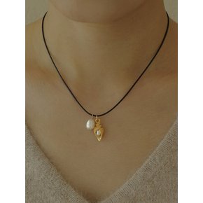 Conch Pearl Leather N.