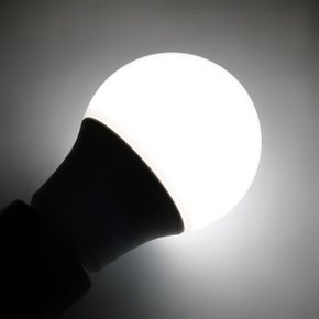 LED 전구 8W E26 주광색