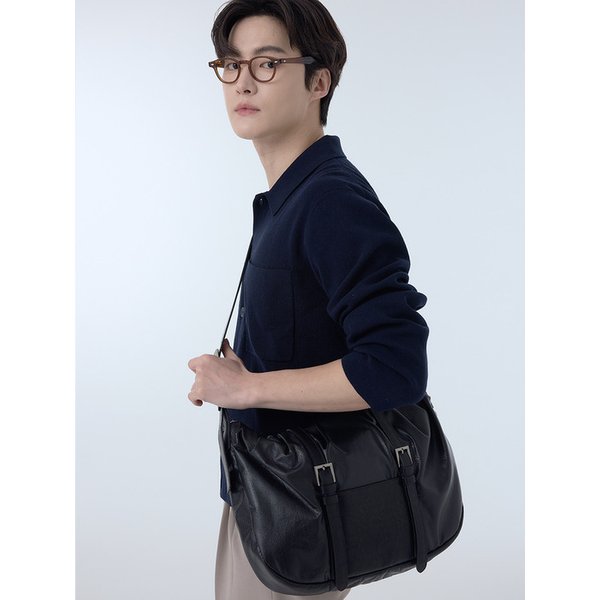 Duo Shirring leather messenger  [black]