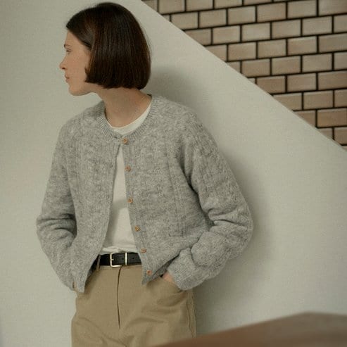 노운베러 Soft round neck knit cardigan_Light Gray