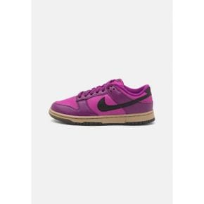 5323800 Nike DUNK - Trainers viotech/black/hot fuchsia/khaki