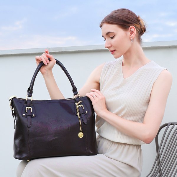 [여주점] [선물증정][무료반품] 빅 숄더백 크로스백 쇼퍼백 여행 데일리백 (블랙) HGSS2942CF