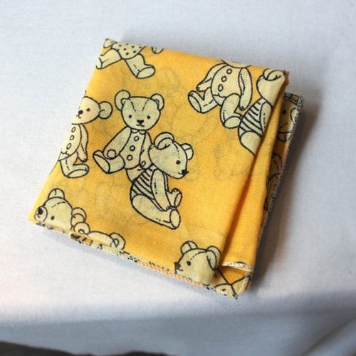 Hankie-Petit Scarf (손수건-스카프) - 곰에 안겨서