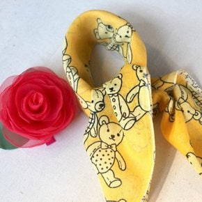 Hankie-Petit Scarf (손수건-스카프) - 곰에 안겨서