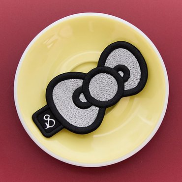 조셉앤스테이시 Lucky Hello Kitty Ribbon Embroidery Wappen Platinum (0JSQ1AC07PTF)