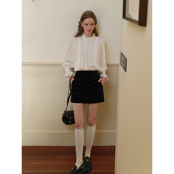 Cest_Palace style puff sleeve blouse