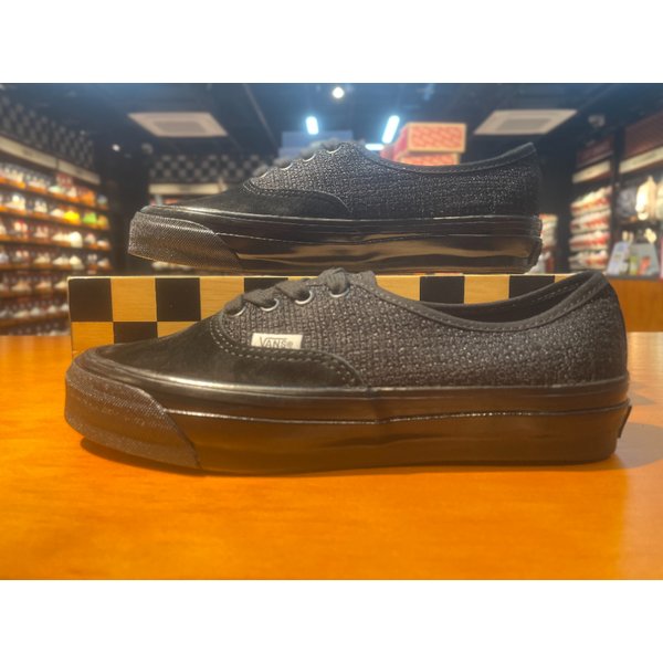 [여주점] (남여공용) 스니커즈 프리미엄 어센틱 44 트위드 (블랙) (VN000EK4CJK)