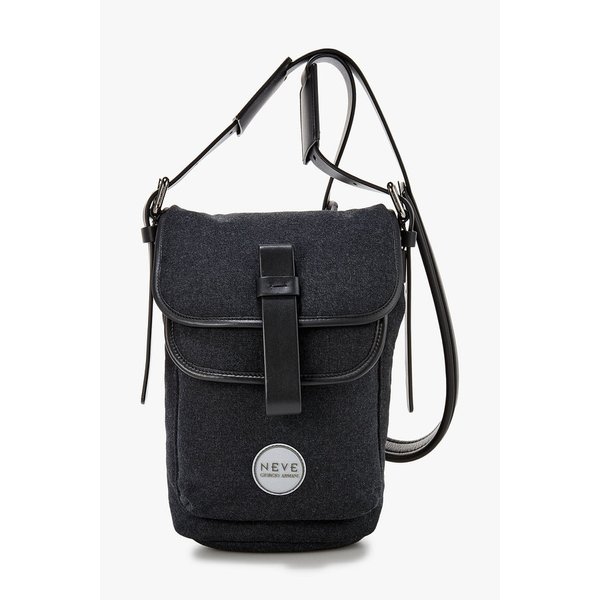 남성 스카치 패치 울 크로스바디백 A115332200000