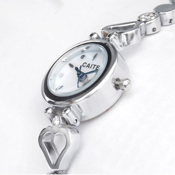 [옷자락] 여성용 하트 디자인 실버 메탈 스트랩 시계