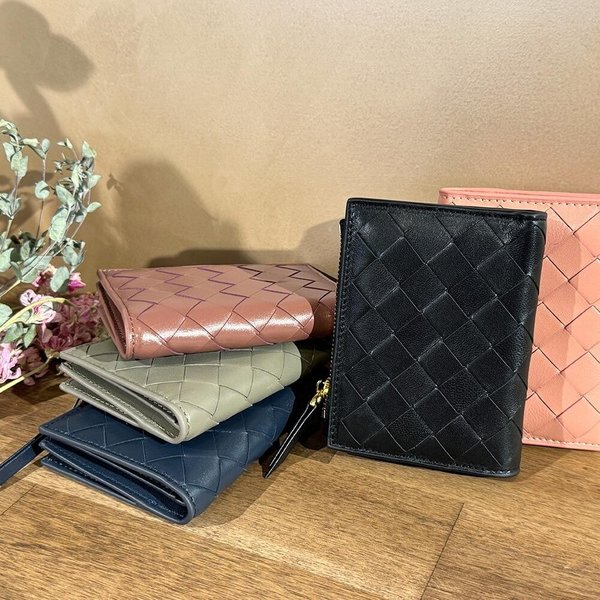 [옷자락] 여자 클래식 컬러 가죽 메쉬 위빙 카드수납 반지갑