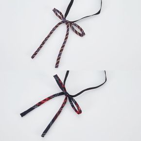 버건디 레드 계열의 끈 리본 넥타이_P308749383