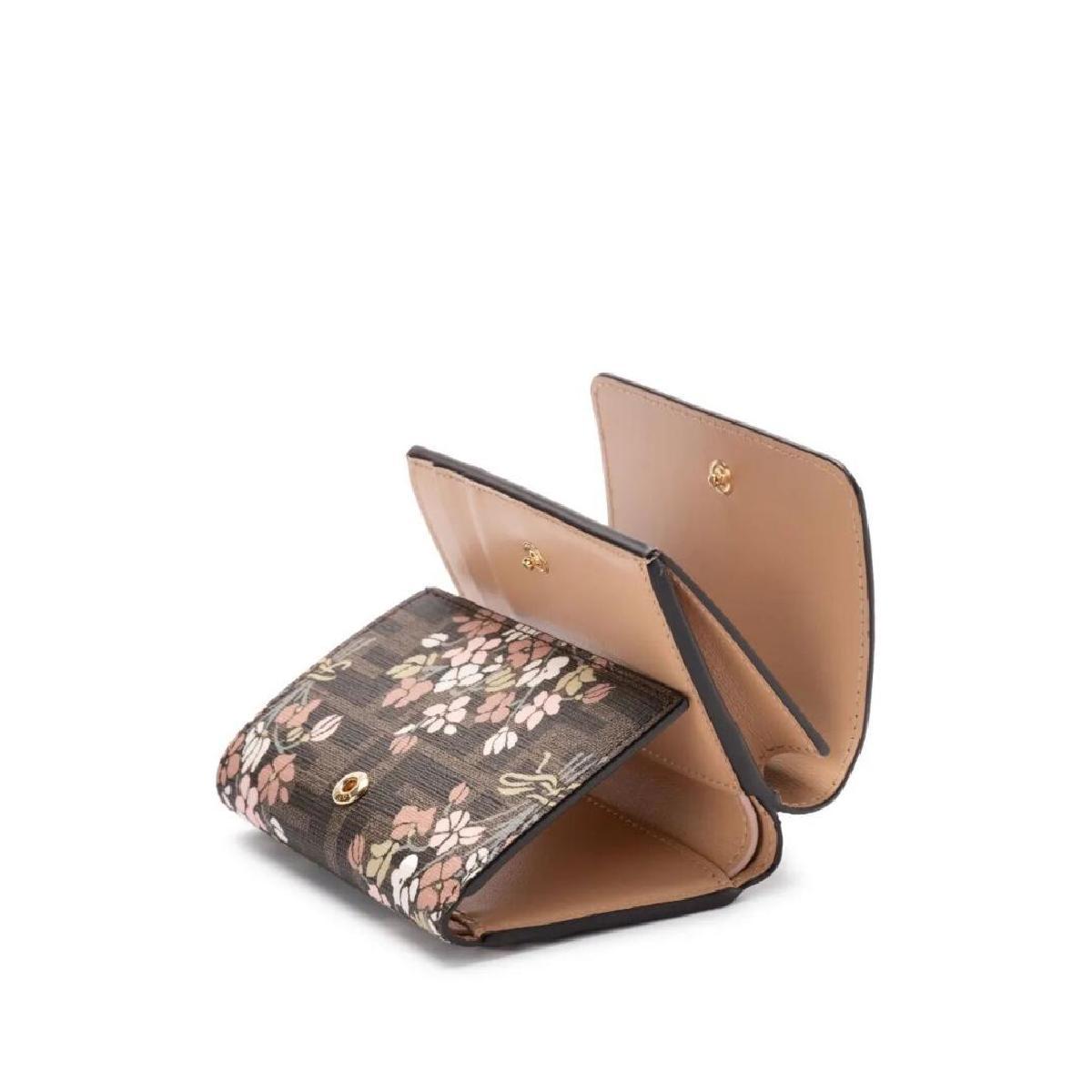 【関税&送料込み】Fendi Flower Bouquet Ff Fabric Medium Tr 펜디 FENDI FLOWER BOUQUET FF FABRIC MEDIUM TRI FOLD WALLET