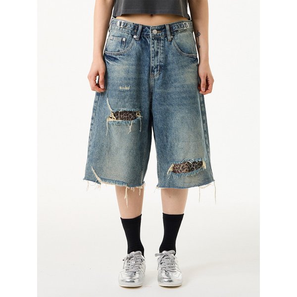 레오파드 패치 디스 데님 하프 팬츠 블루_Leopard Patch Distressed Denim Half Pants Blue