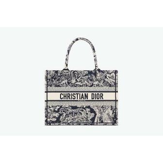 DIOR 디올 북 토트 미디엄 블루  에크루 자수 M1296ZRGOM35I M1296ZRGOM35I