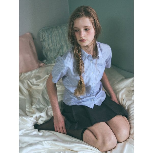 슬림핏 스트라이프 하프 셔츠 [2COLOR]