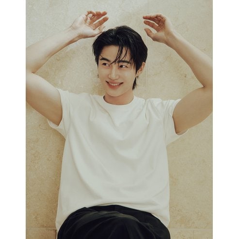 지오다노 NEW [변우석] 남여공용 사계절 라운드넥 무지 기본 반팔티 025530