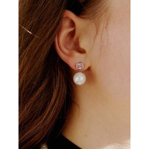 Pure Square & Bold Pearl Earring