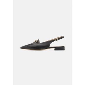 4784773 AIGNER ALINA - Slip-ons black