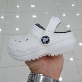 크록스 클래식 lined clog t 207009-10M