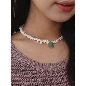 white chips drop necklace