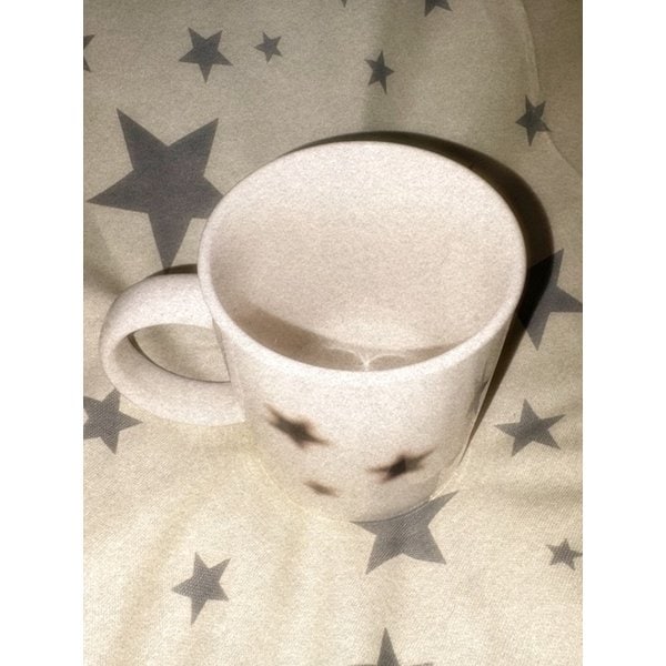Black star simple mug