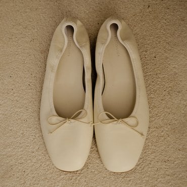 킨더살몬 Lila Ribbon Flat White