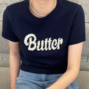 버터 라운드 자수 반팔 니트_P343121656