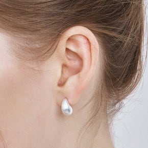 [송해나 착용] matte bean stud earrings