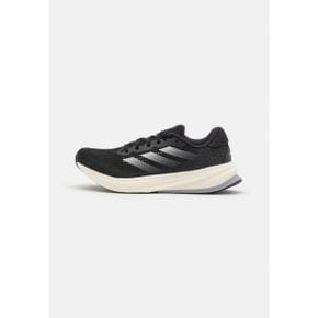 4496233 Adidas SUPERNOVA RISE - Road running shoes core black/core white/carbon