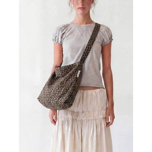 스모키 브라운 레오파드 소프트 숄더백 Smoky brown leopard soft shoulder bag