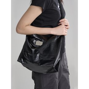 GLOSSY WAVE CROSS BAG [BLACK]