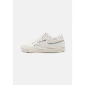 3661334 Reebok CLUB C 85 - Trainers chalk pugry/steely fog