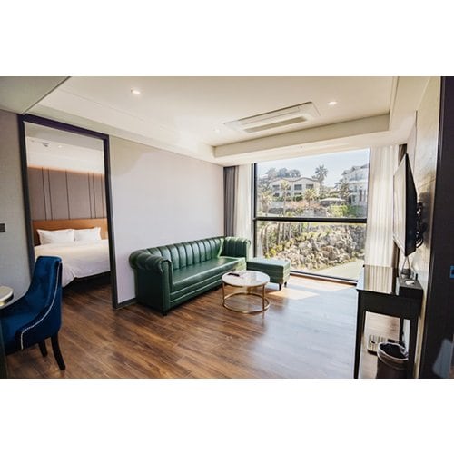 https://media.eoding.com/media/travelagent/663/imagecontent/패밀리_스위트_온돌_15.jpg
