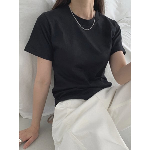 Essential Regular Fit Short-Sleeve T-Shirt - Black