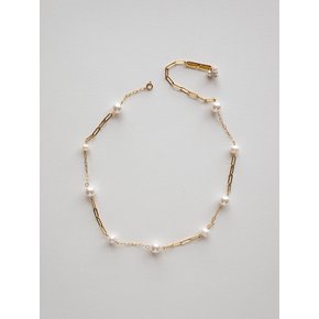 Pearl and mix gold chain necklace