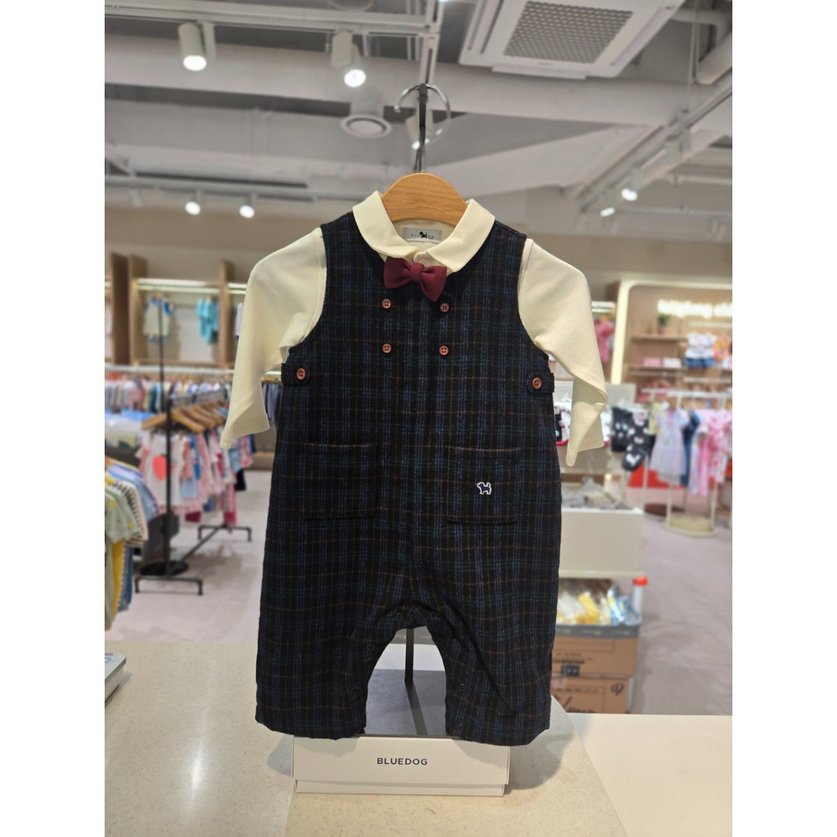확대된 대표 .