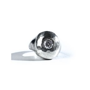 SEWN SWEN SILVER HAMMERED OVAL GEM RING