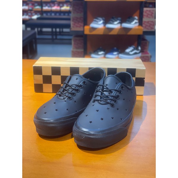 [여주점] (남여공용) OTW 어센틱 원피스 비브람(블랙) (VN000DCPFAP)